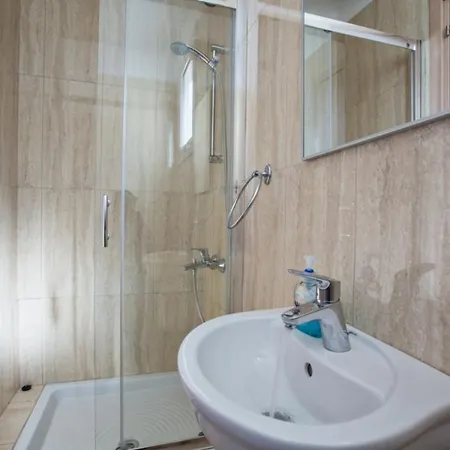 Βίλα Beautiful With Private Pool, 1223