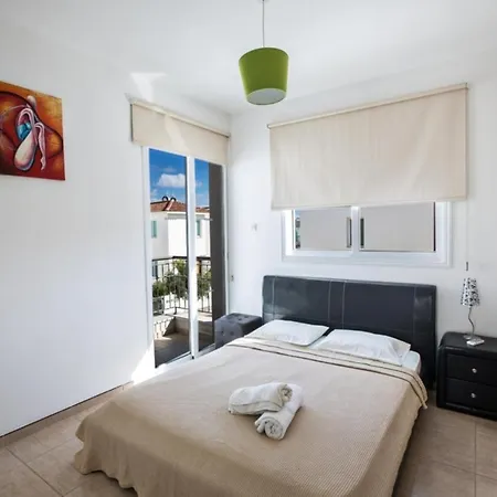 Beautiful With Private Pool, 1223 * Παραλίμνι